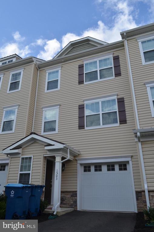 Building Photo - 1503 Hights Farm Rd S