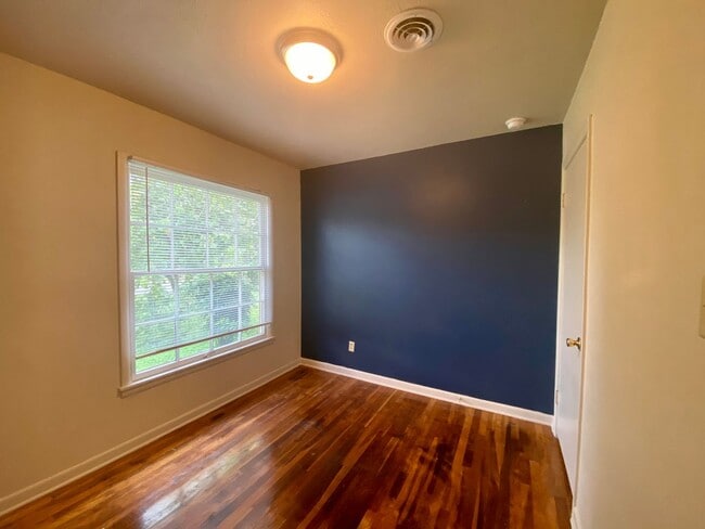 Building Photo - Available June 29: 4 Bedroom Unit in Estab...