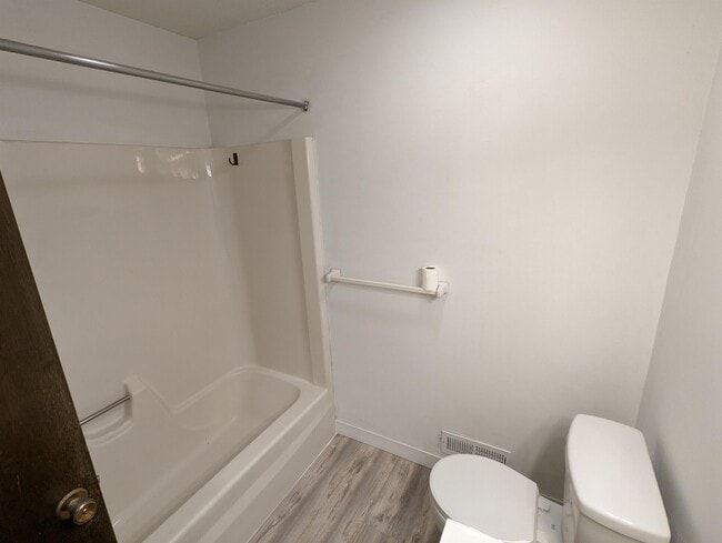 Building Photo - 362 W Eagle Lake Dr