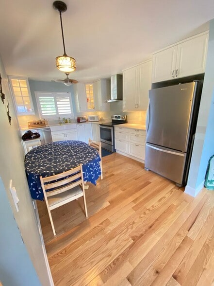 Building Photo - 1417 Bradley Dr