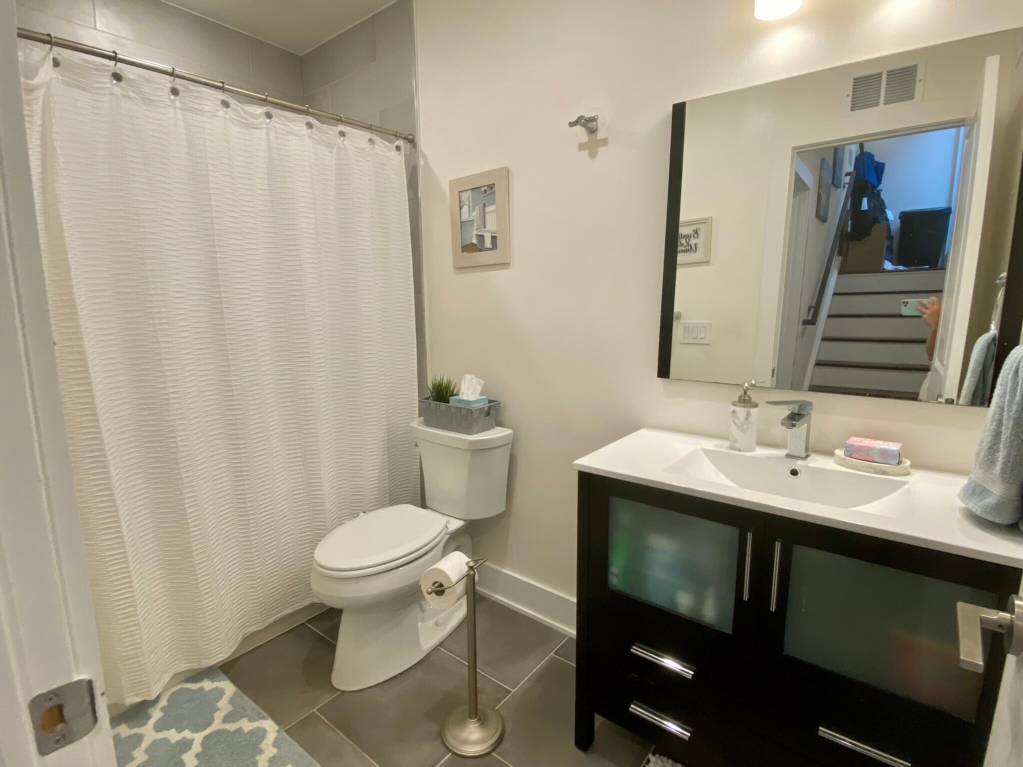 Hall Bathroom - 961 Shackamaxon St