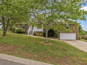 Building Photo - 101 Meadow Ln