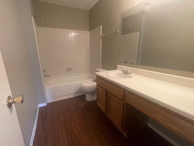 Building Photo - 2220 Millstone Dr