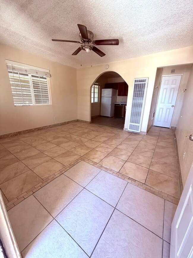Building Photo - 6614 Tamarisk Ave
