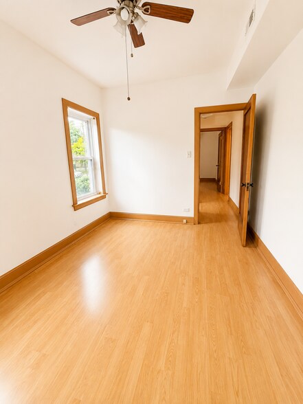 Building Photo - 7630 N Marshfield Ave