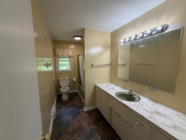 Building Photo - 3399 NC-16