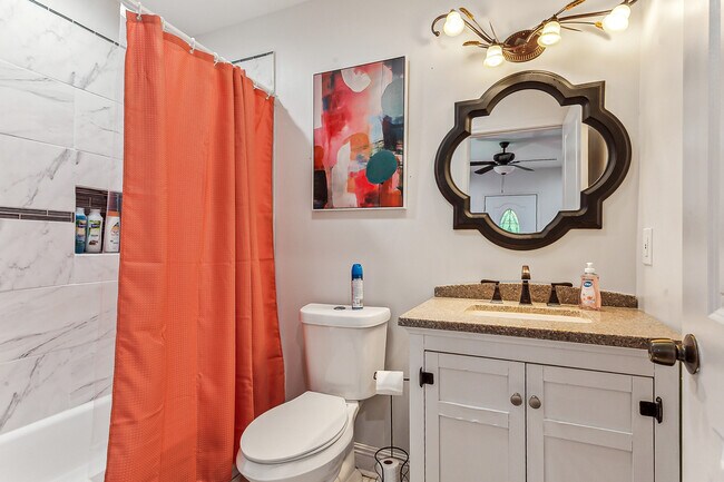 Building Photo - 2331 Feliciana St