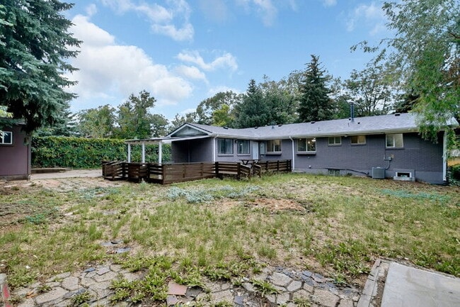 Building Photo - Westside Gem! 4 Beds, 3 Baths, Over 2,500 ...