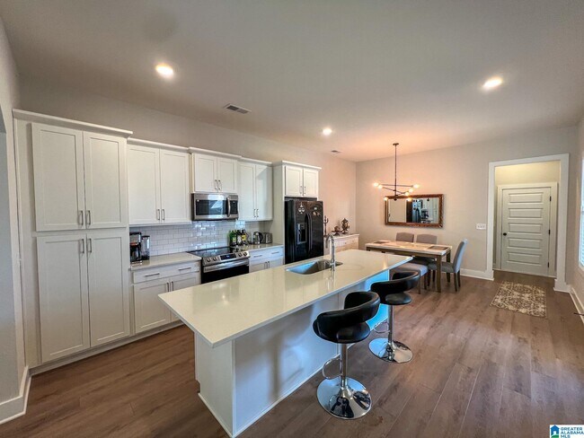 Building Photo - 4740 Arden Wy