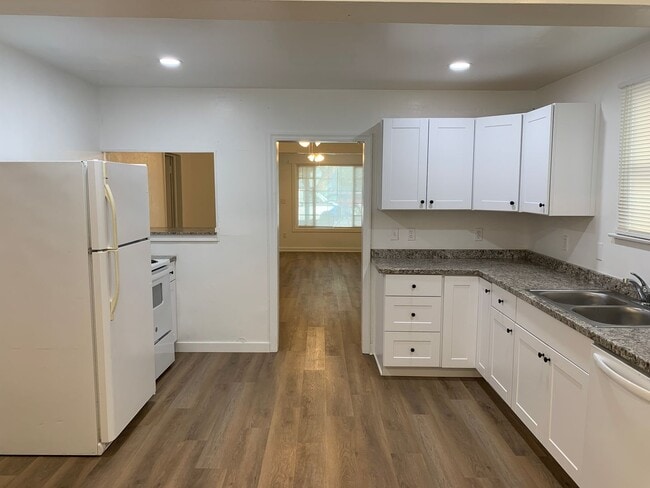 Building Photo - Charming 3-Bedroom Home for Rent