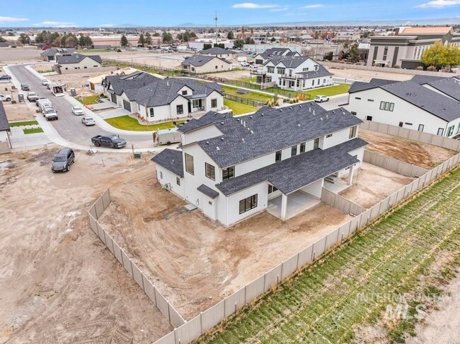 Building Photo - 547 Cyn Fls Dr