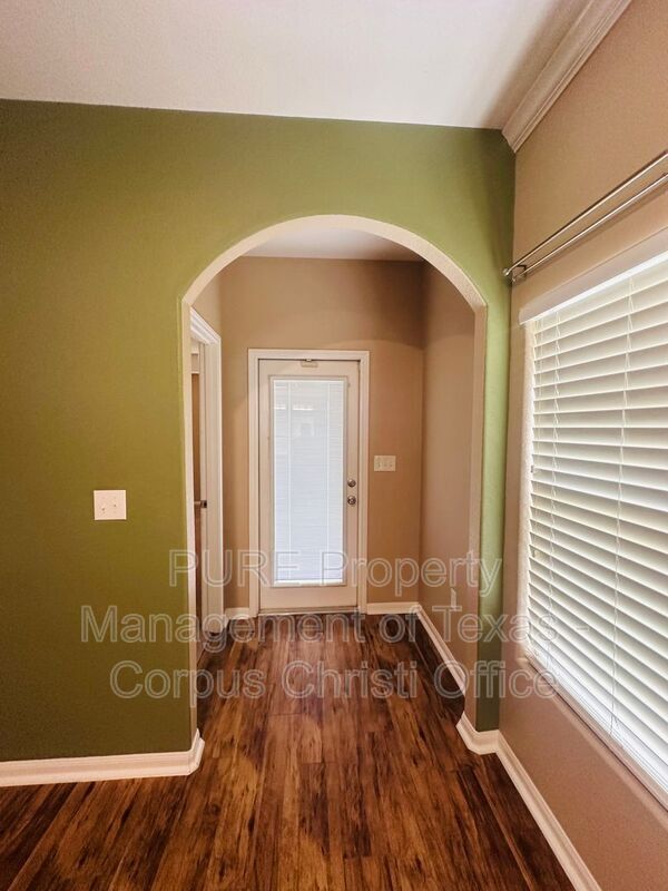 Building Photo - 6017 Tapestry Dr