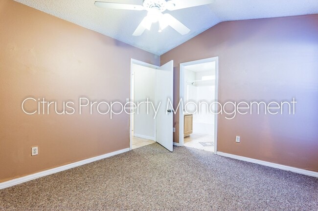 Building Photo - 5201 Yaupon St