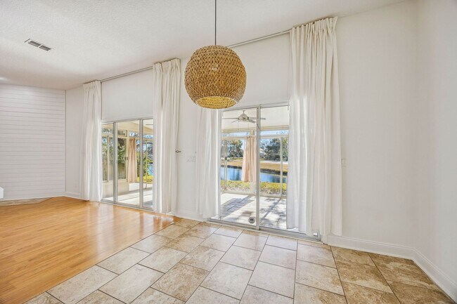 Building Photo - 3447 Heron Dr N