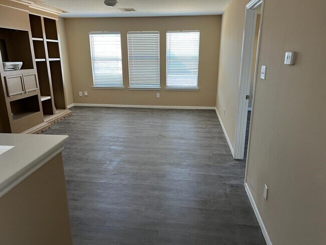 Building Photo - 18646 Flagstone Creek Rd