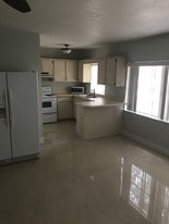 Kitchen - 2750 SW 114th Ave