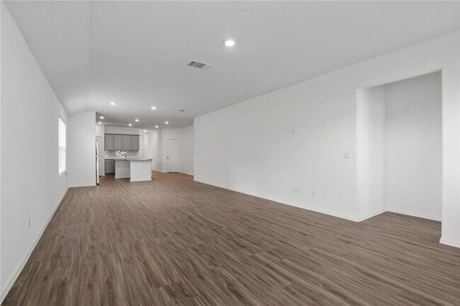 Building Photo - 245 Salt Springs Rd