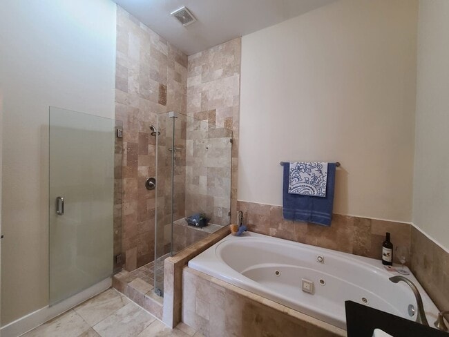 Building Photo - 5515 Petty St