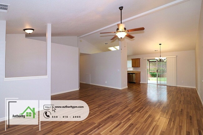 Building Photo - 1883 Yahi Ln