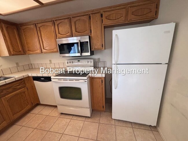 Building Photo - 1420 Douglas Ave