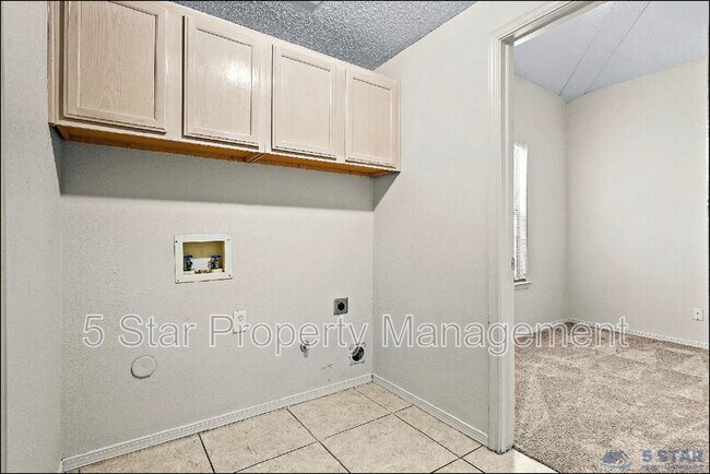Building Photo - 1315 Olga Mapula Dr