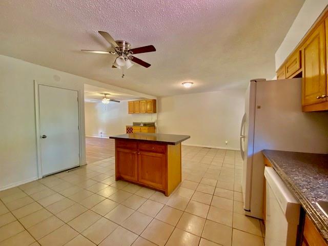 Building Photo - 2125 Forest Oaks Dr