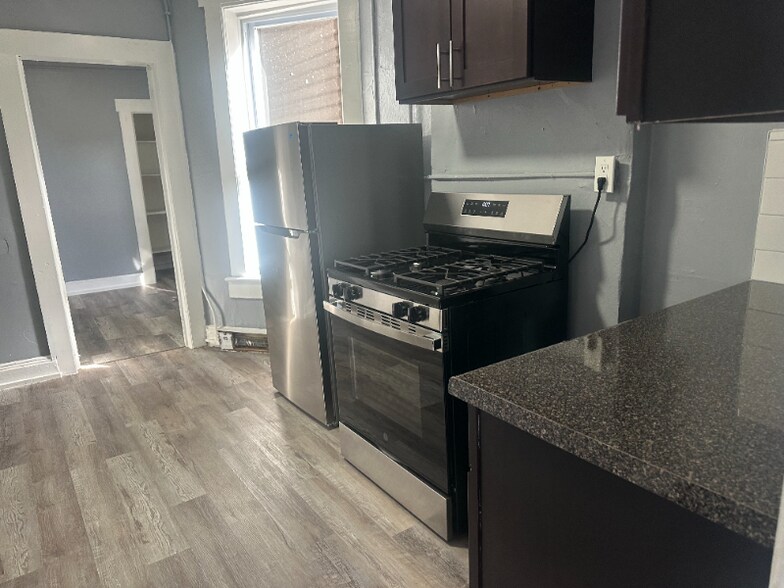 Building Photo - 129 3rd St