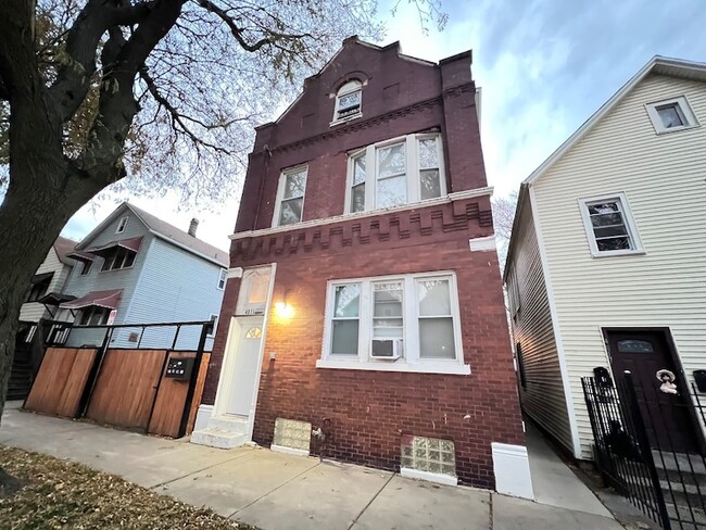 Primary Photo - 4815 S Elizabeth St