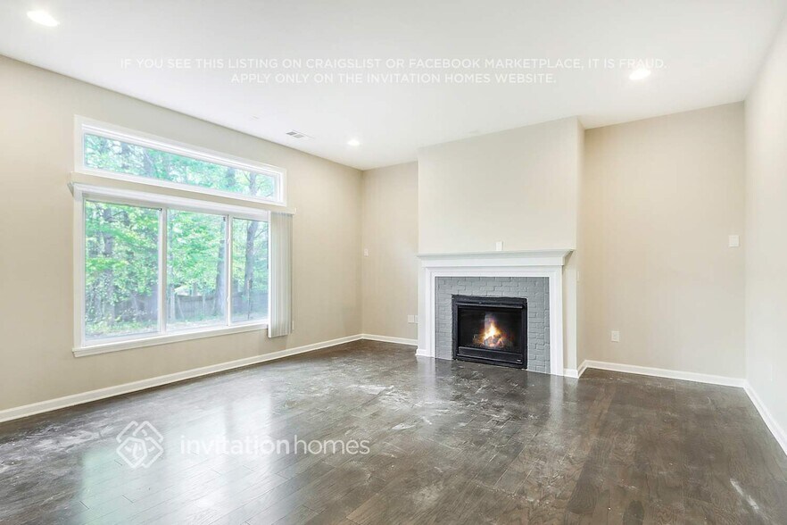 Building Photo - 2424 Steinbeck Ln