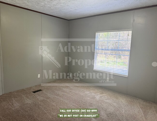 Building Photo - Perfect for Families: Spacious 5-Bedroom Home in Greenbrier!