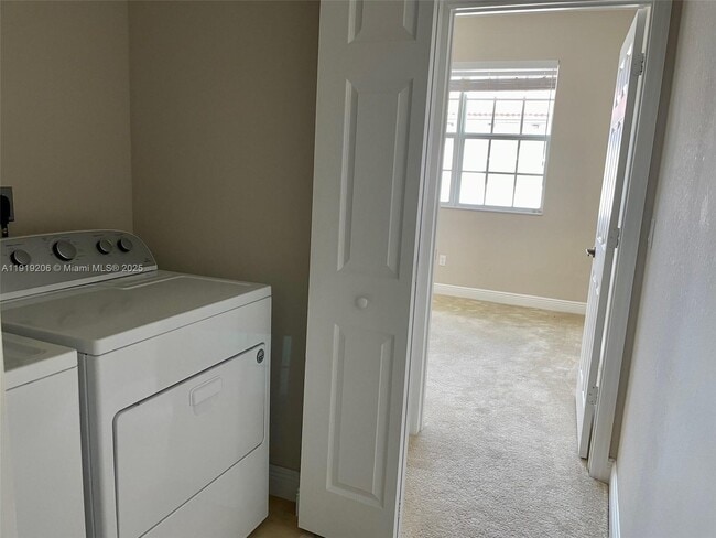 Building Photo - 2929 SW 119th Way