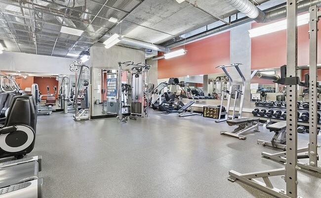 Building Photo - Stunning 1B/1BA Condo in East Village W/ A/C, W/D, Rooftop Deck, Padres Stadium Views, Community ...