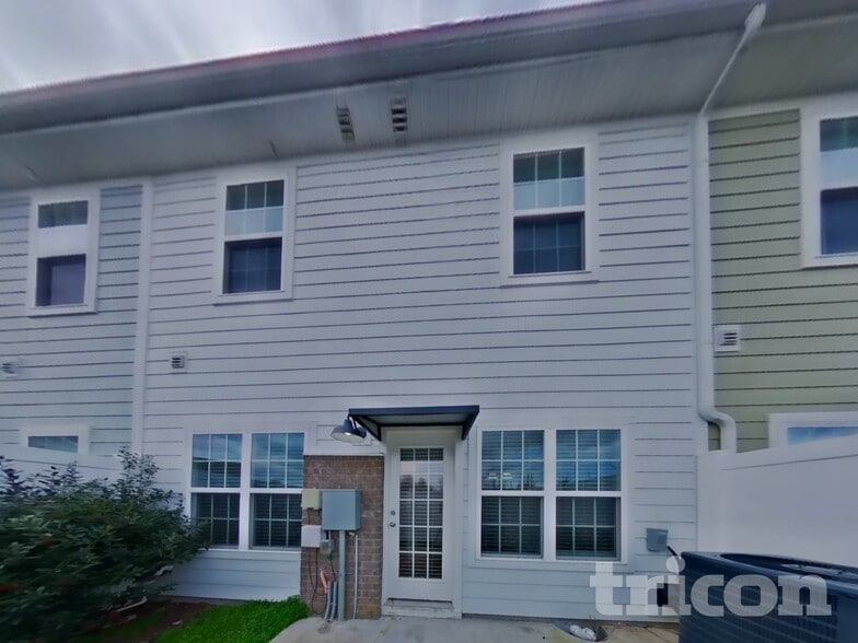 Building Photo - 704 Finse Dr