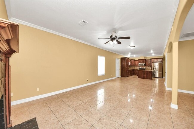 Building Photo - 11643 Antoine Dr