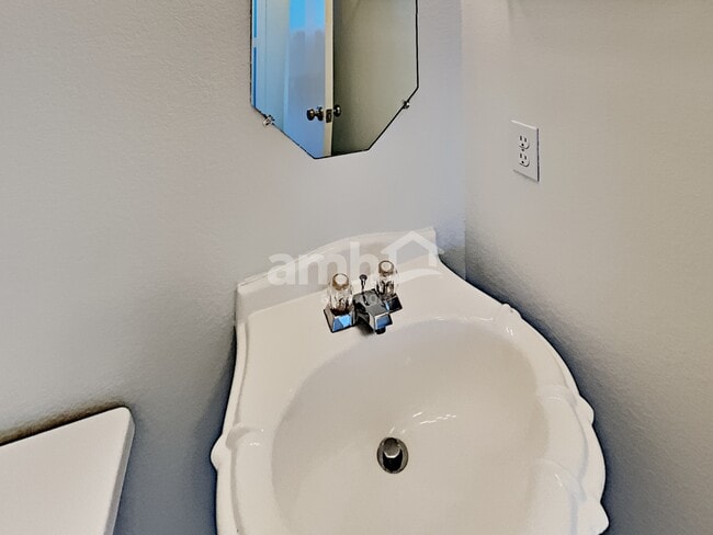 Building Photo - 23126 N Waterlake Dr