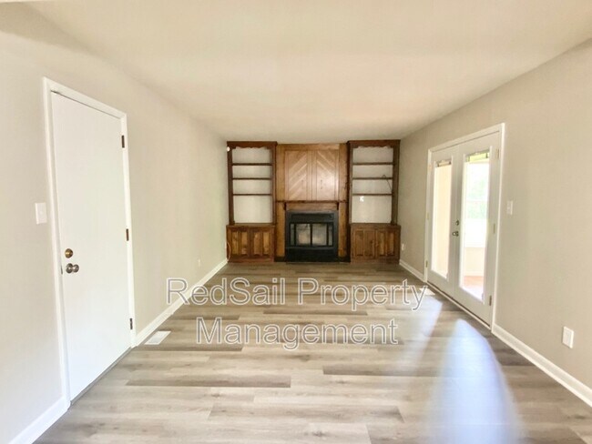 Building Photo - 13 Sandpiper Ct