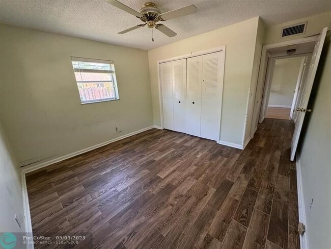 Building Photo - 3008 NW 69th Ct