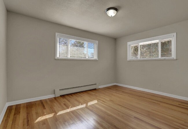 Building Photo - 1102 Skyway Blvd