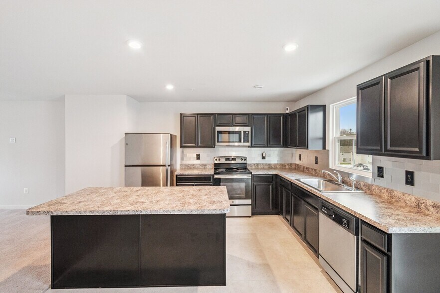 Building Photo - 10108 Blansford Way