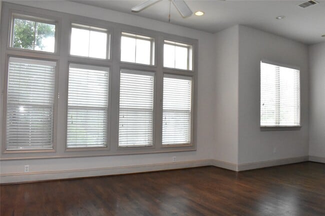 Building Photo - 2922 Leeland St