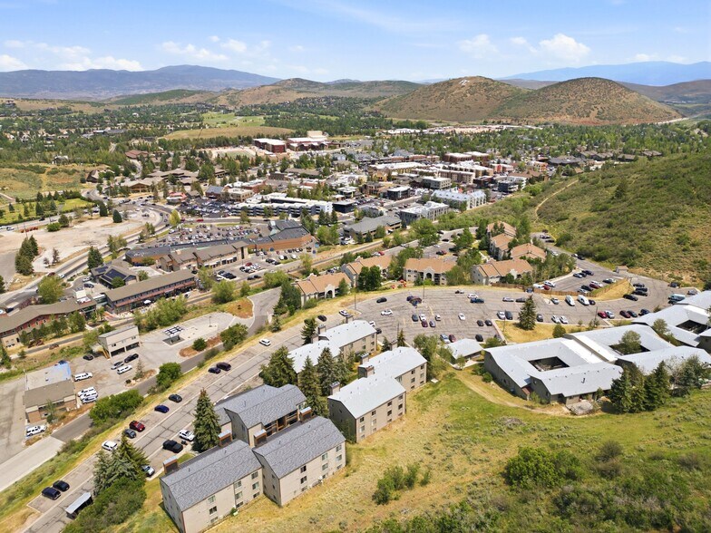 Building Photo - 1650 Upper Iron Horse Loop Rd