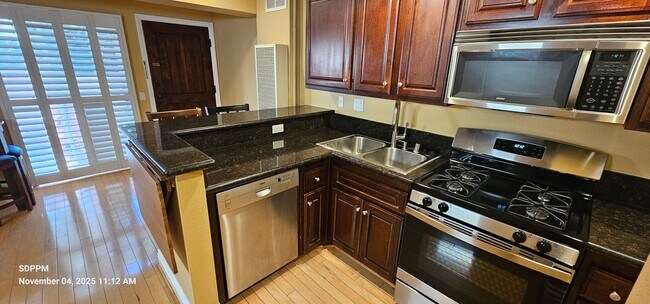 Building Photo - UTC - LA JOLLA - The Venetian - Nice STUDI...