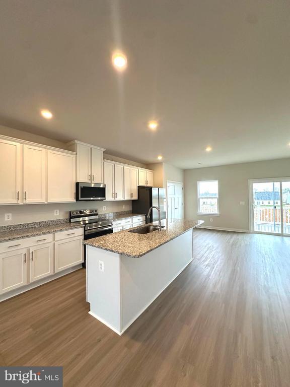 Building Photo - 369 Huntwell W Ave