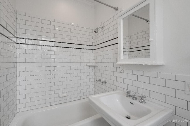 Building Photo - 1353 Filbert St