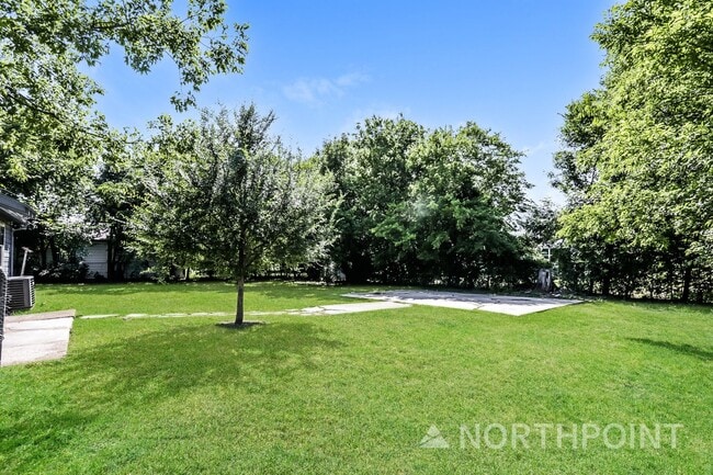 Building Photo - 3 BR/2BA | Newly Renovated Single Family Home  | Great Size Backyard| Quiet Neighborhood!