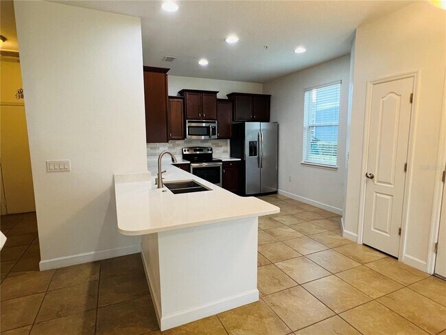 Building Photo - 6546 S Goldenrod Rd