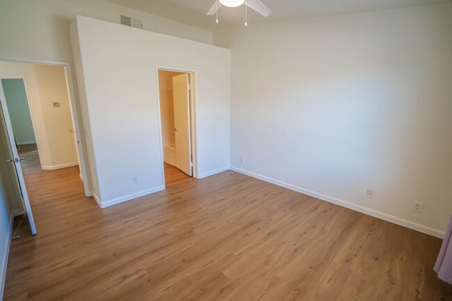 Building Photo - 2-Bedroom Townhome in Valencia's Cheyenne ...