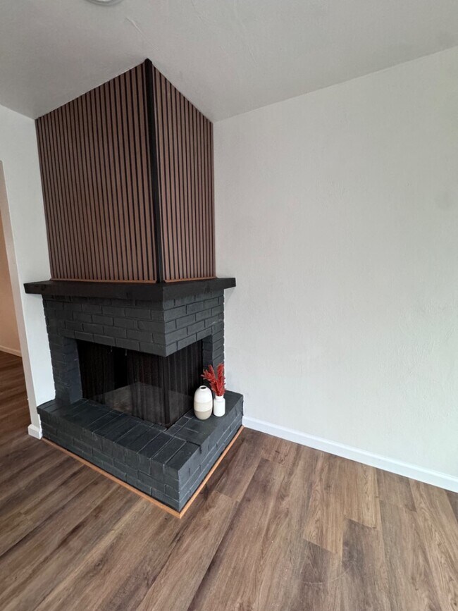 Building Photo - 1609 Foster Dr