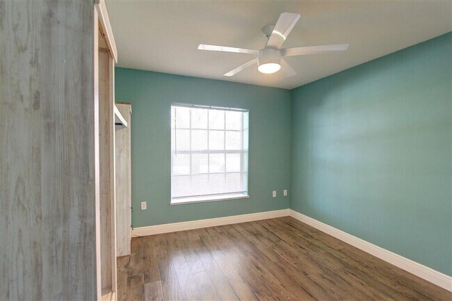 Building Photo - 125 Palm Cir