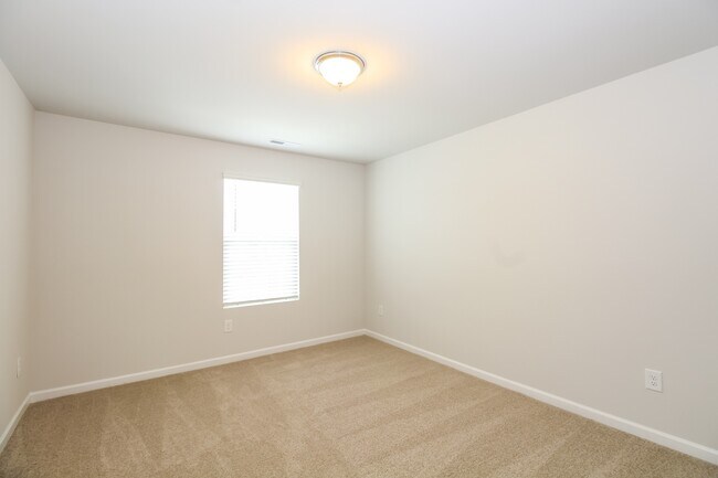 Building Photo - 7268 Bellacroft Dr